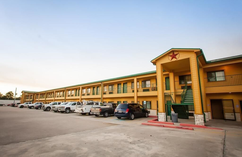 Exterior & Views 2, Scottish Inn & Suites, Chambers