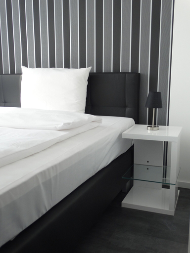 Bedroom 4, Hotel Stay, Essen