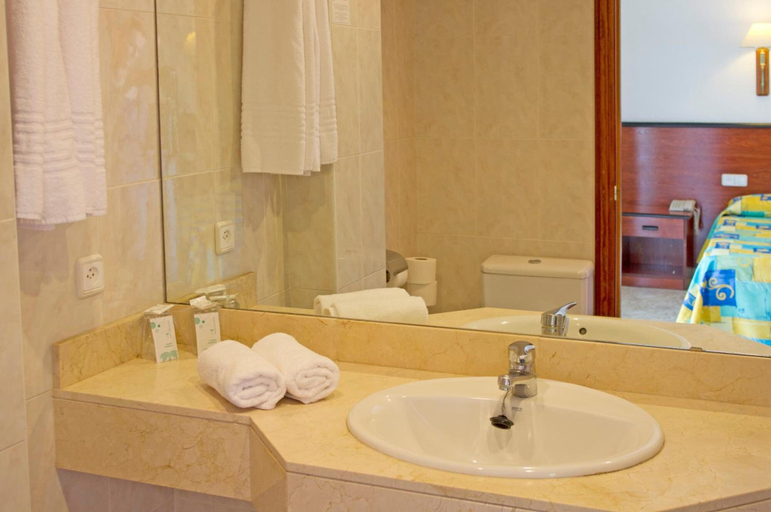 Bathroom 5, Hotel HSM Reina del Mar, Baleares