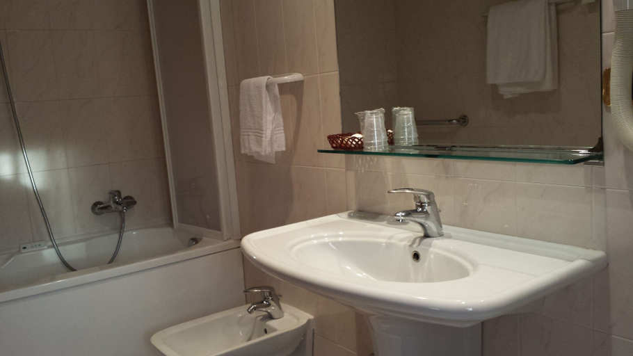 Bathroom 4, Hotel Corallo, Pesaro E Urbino