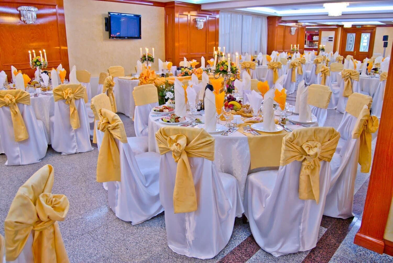 Food & Drinks 5, Hotel Emma Est, Craiova
