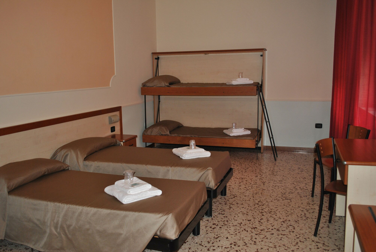 Bedroom 2, Centro Carraro, Verona