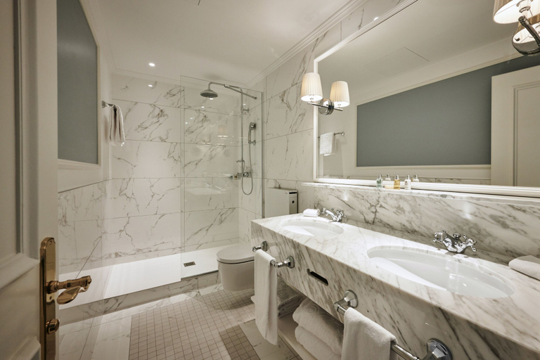 Bathroom 5, Victoria Jungfrau Grand Hotel & Spa, Interlaken