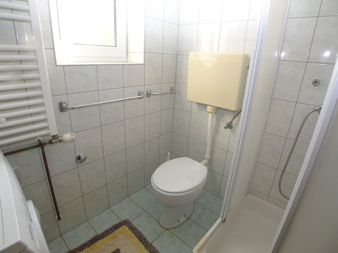Bathroom 3, 2 Bedroom Seaview Apartment, Medulin