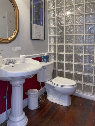 Bathroom 3, Blue60 Marigny Inn, Orleans