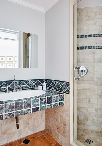 Bathroom 4, Cliffside Inn, Newport