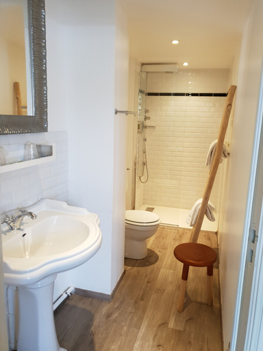 Bathroom 5, The Originals Boutique, Hôtel La Colonne de Bronze, Somme
