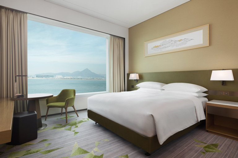 Bedroom 3, Sheraton Hong Kong Tung Chung Hotel, New Territories