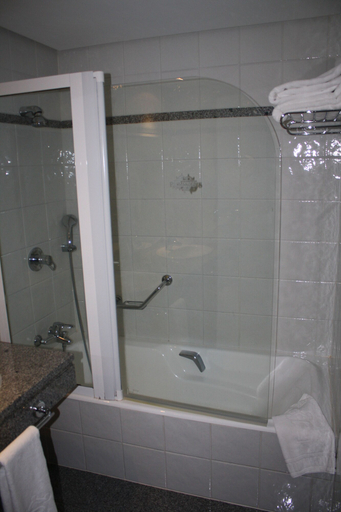 Bathroom 4, Parador De Avila, Ávila