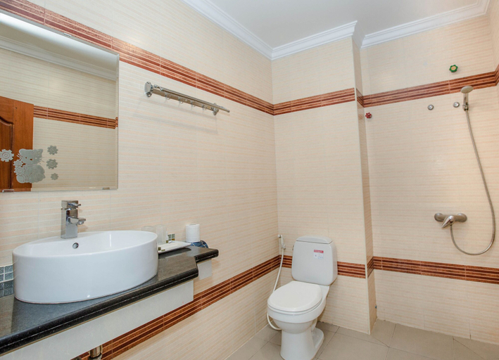 Bathroom 4, VY CHHE Hotel, Svay Pao
