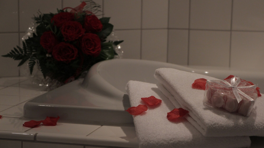 Bathroom 4, Romantisches Hotel Menzhausen, Northeim