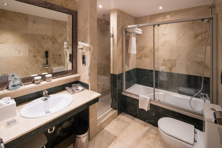 Bathroom 5, Catalonia Born, Barcelona
