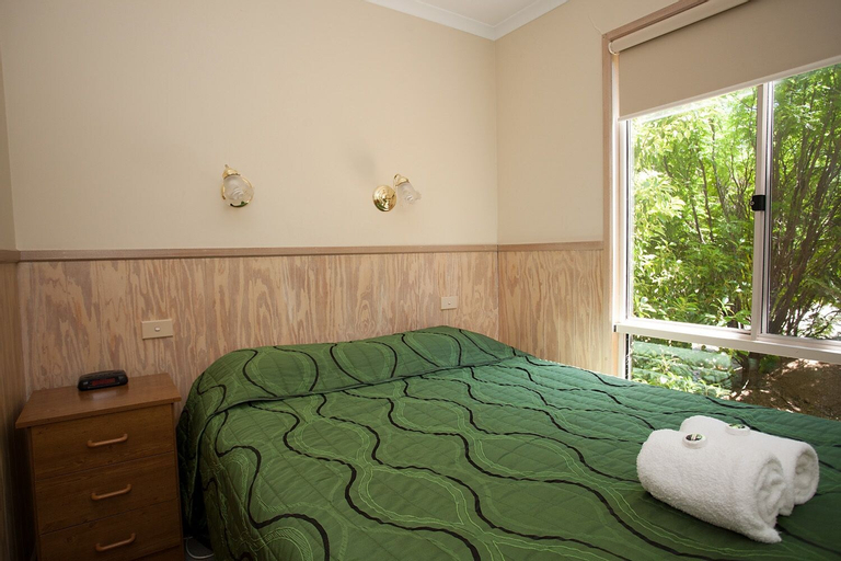 Bedroom 3, NRMA Bright Holiday Park, Alpine - East