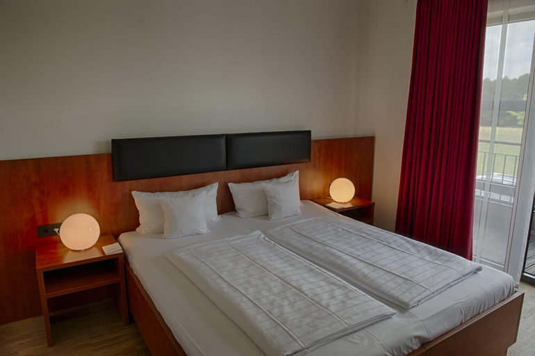Bedroom 3, vevio Hotel & Events, Neunkirchen