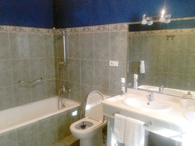 Bathroom, Mas De San Antonio, Valencia