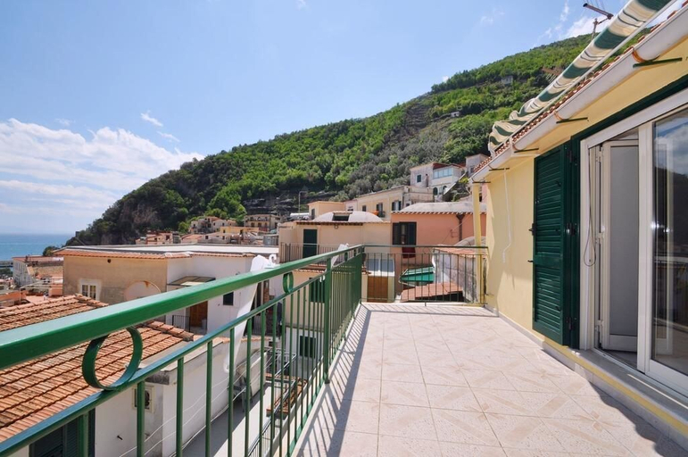 Others 4, Apartments Cetara, Salerno