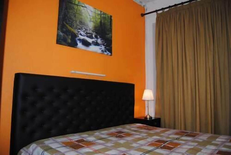 Bedroom 4, Pensão Beira Minho, Lisbon