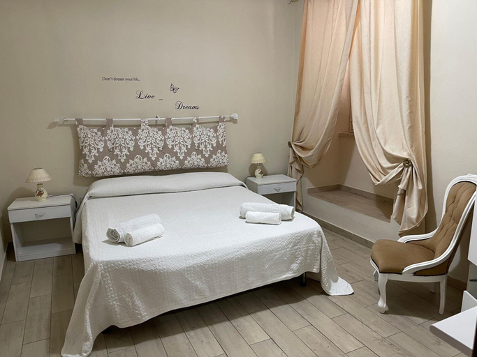 Bedroom 3, Hola Cathedral House, Palermo