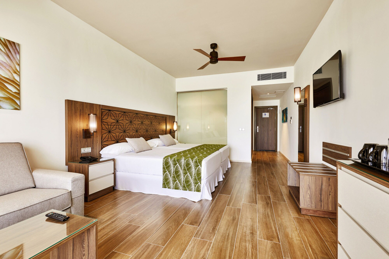 Bedroom 4, Hotel Riu Atoll - All Inclusive