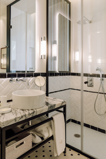 Bathroom 5, The Ivens, Autograph Collection, Lisbon