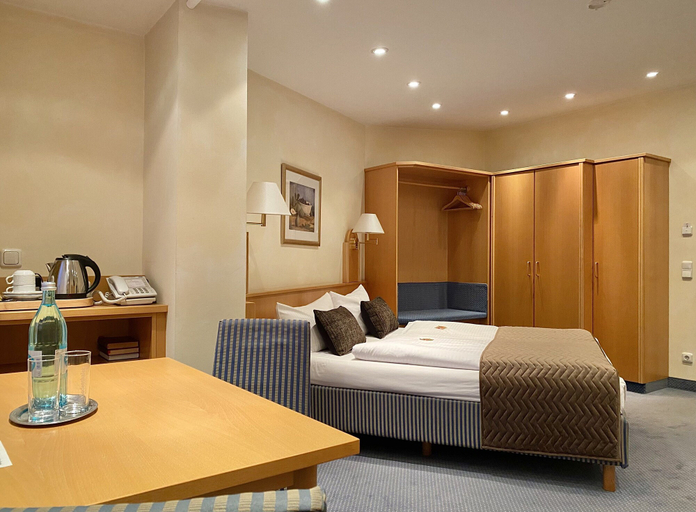 Bedroom 3, Hotel Russmann, Aschaffenburg