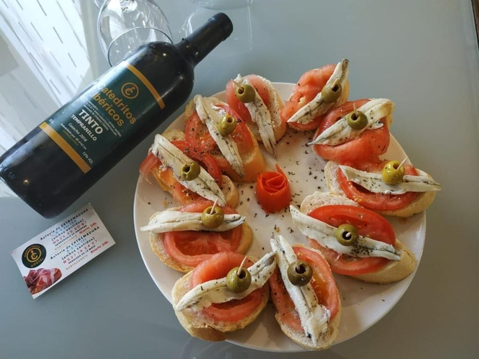 Food & Drinks 5, Hostal Catedritos Ibéricos A-5 KM 154, Toledo