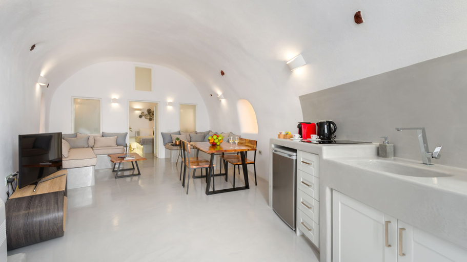 Others 5, Antrum Cave Villa, South Aegean