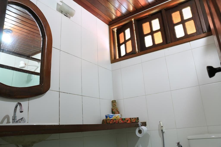 Bathroom 4, Parque Dos Igarapés, Belém