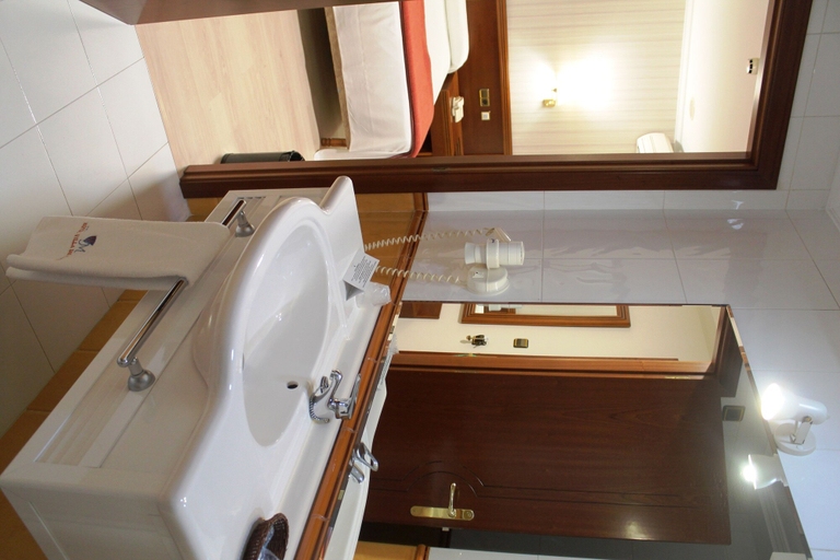 Bathroom 4, Hotel Villa de Marin, Pontevedra