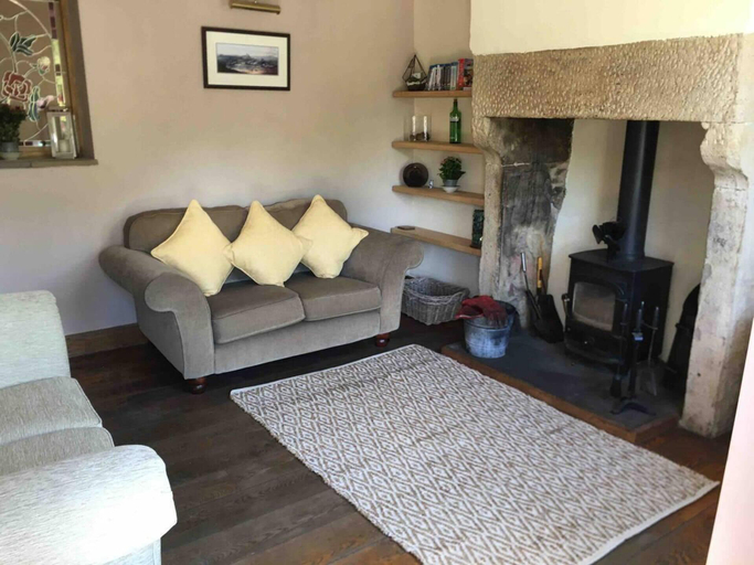 Others 5, Cottage Hurst Green Sleeps 4, Views, Lancashire
