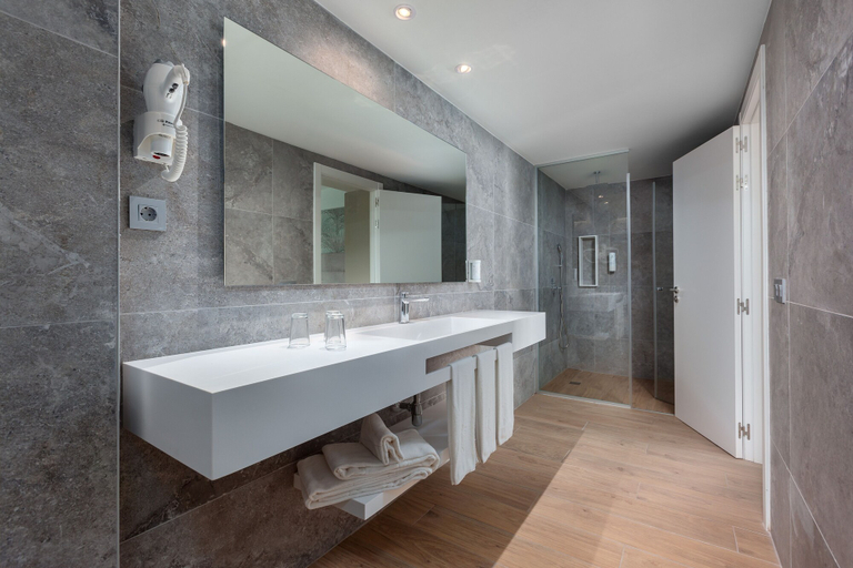 Bathroom 5, Kumara Serenoa by Lopesan Hotels, Las Palmas