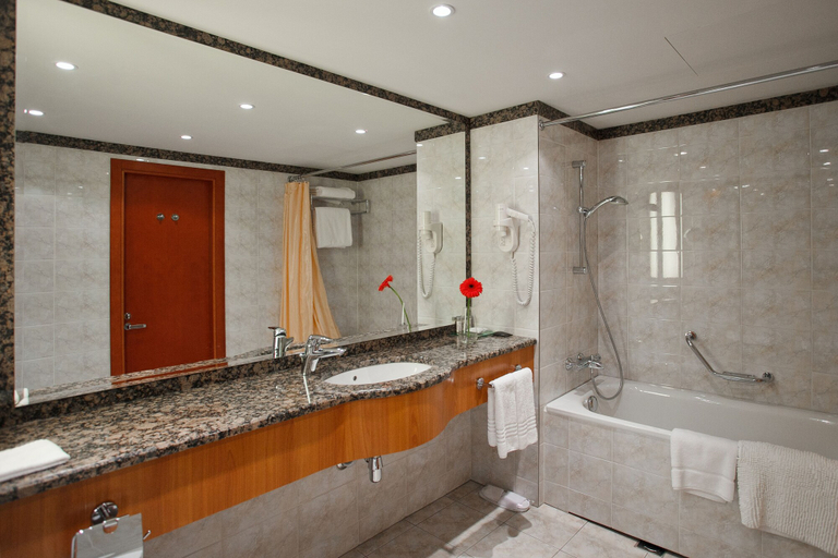 Bathroom 4, AZIMUT Hotel Olympic Moscow, North-Eastern