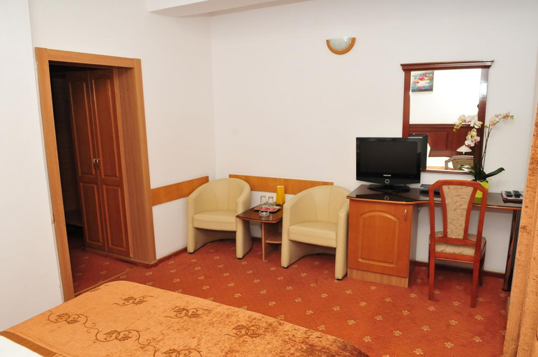 Bedroom 3, Hotel Emma Est, Craiova