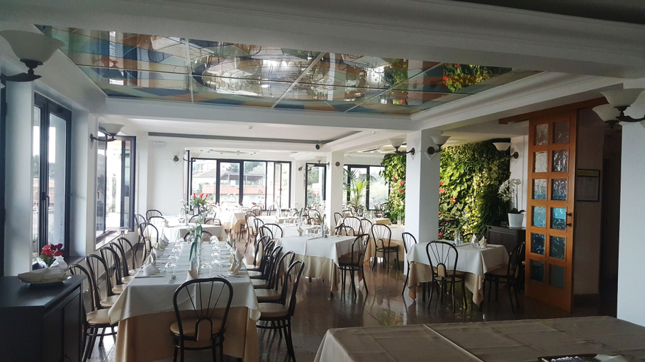 Food & Drinks 5, Albergo Lachea, Catania