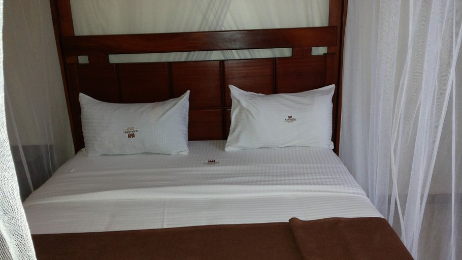 Bedroom 2, Makan Hill Resort Hotel, Mityana