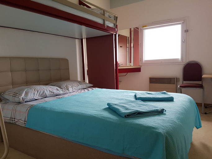 Bedroom 4, Hôtel Holiday Lyon Est, Rhône