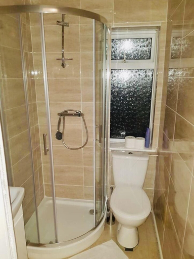 Bathroom 2, Clarence Place, London