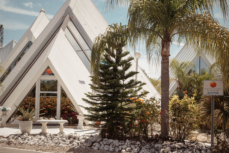Exterior & Views 2, Pyramids in Florida, Lee