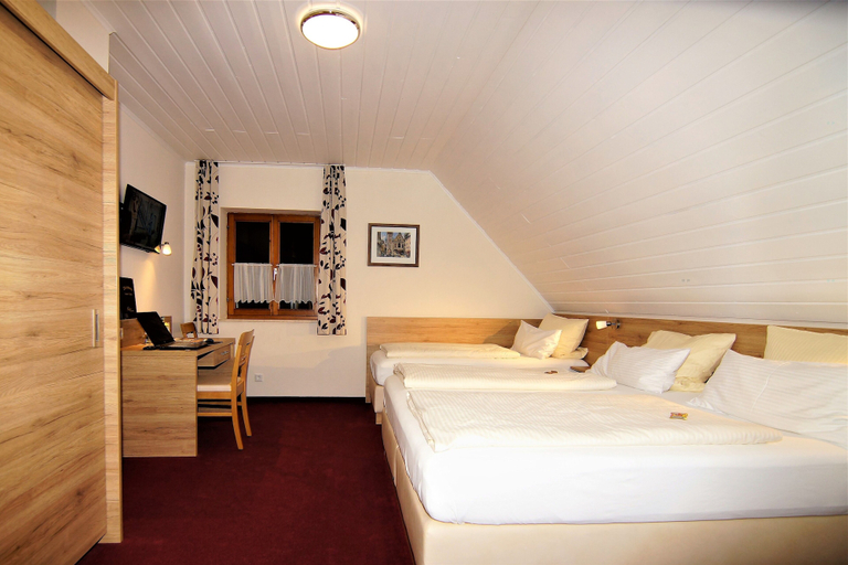 Bedroom 3, Landhotel und Gasthaus Wiedmann, Landsberg am Lech