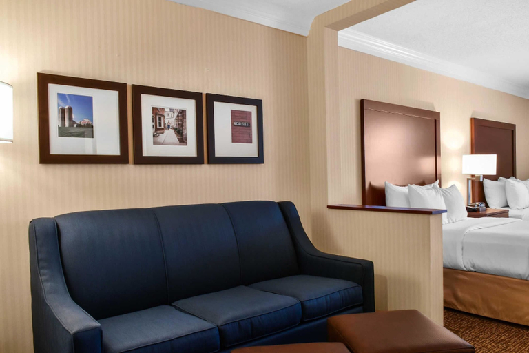 Bedroom 3, Comfort Suites Downtown Carlisle, Cumberland