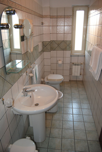 Bathroom 4, Hotel Nespolo D'Oro, Rome