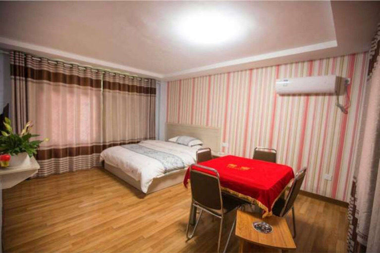 Bedroom 2, WenFangXiaoYuan Inn, Zhangjiajie