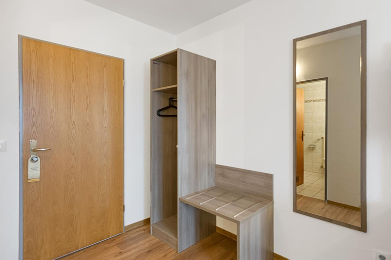 Bathroom 5, Bamberg Inn, Bamberg
