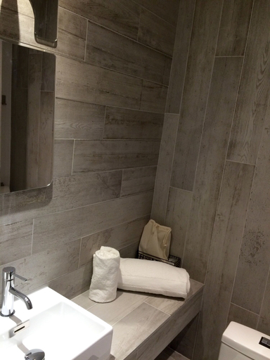 Bathroom 5, Beauquartier - Marais Vertus, Paris