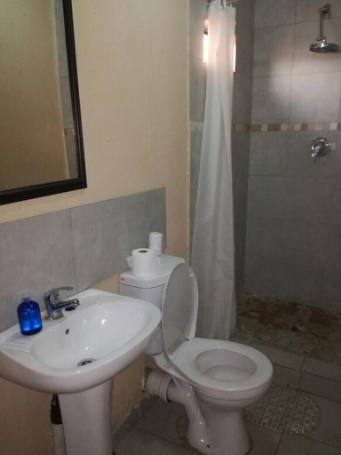 Bathroom 5, FGM Guesthouse, Ekurhuleni
