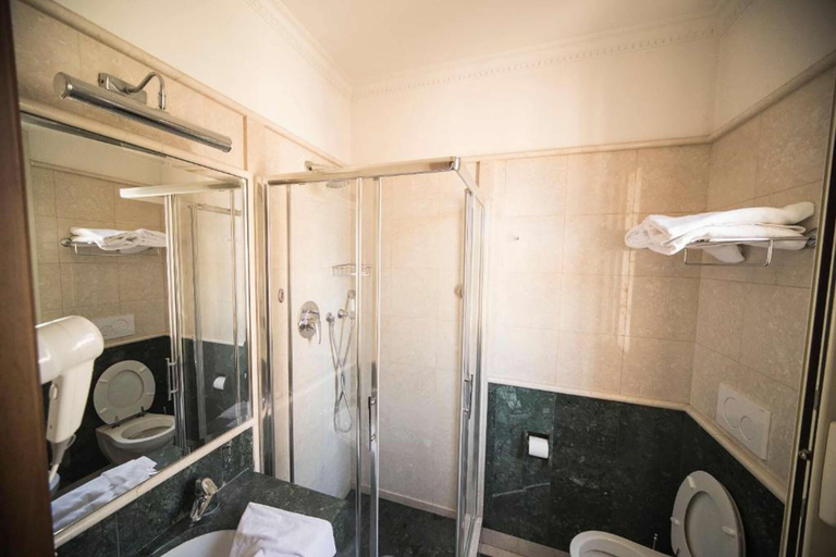 Bathroom 4, Hotel Donatello, Rome
