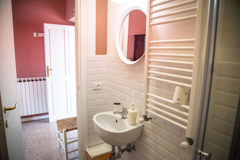 Bathroom 5, B&B I Due Gelsi, Rome