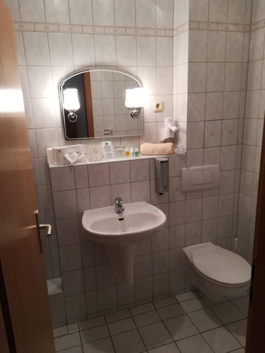 Bathroom 5, Kyffhaeuserhotel Goldene Aue, Mansfeld-Südharz