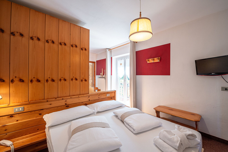 Bedroom 4, Villa Ruggero Wine Hotel, Trento