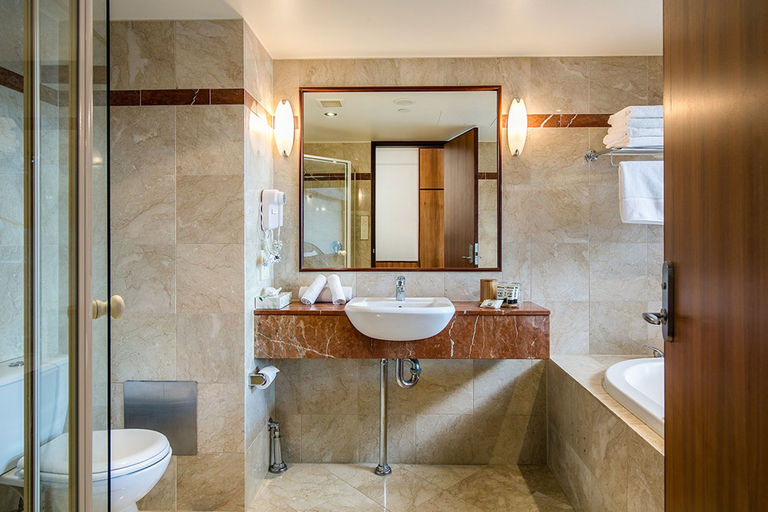 Bathroom 5, Arkaba Hotel, Adelaide